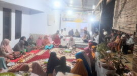 Acara yasinan di kediaman Anwar. Foto: Ist