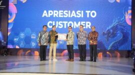 Foto bersama jajaran Kementerian Komunikasi dan Informatika (Kominfo) dan PT Pos Indonesia (Persero) di acara POSIND Day. Foto: Ist