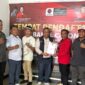 Liaison Officer SKI saat mengambil Formulir di Kantor DPC PDIP Kota Kendari (Foto: Istimewa)