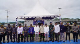 Sekda Provinsi Sultra, Asrun Lio bersama Forkompinda Sultra Melepas Kapal KRI Marlin 877 dalam Ekspedisi ERB ke Wakatobi dan Pulau Runduma