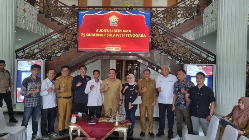 Pj Gubernur Sulawesi Tenggara (Sultra), Komjen (Purn) Andap Budhi Revianto saat menerima pengurus PWI Sultra (Foto: PWI Sultra/fnews.id)