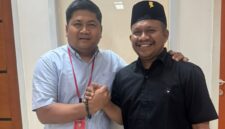 Ketua DPRD Muna, Muhammad Rahim, S.I.Kom (baju hitam) Foto: Dokumen Pribadi Rahim