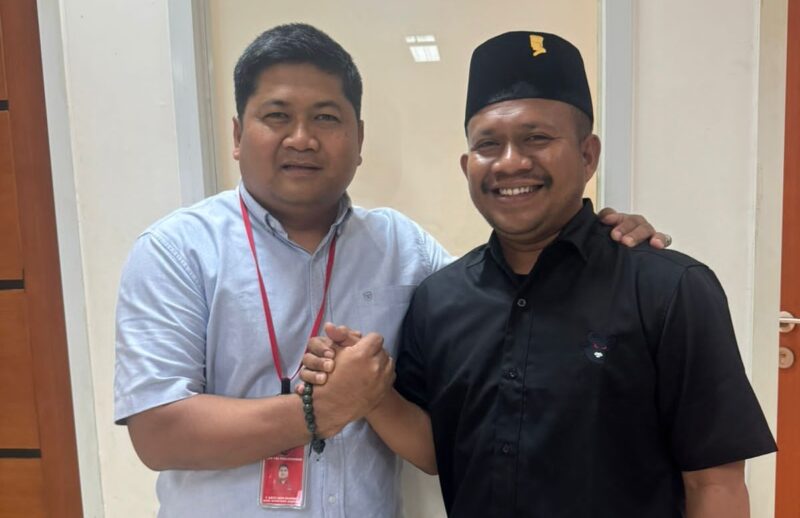 Ketua DPRD Muna, Muhammad Rahim, S.I.Kom (baju hitam) Foto: Dokumen Pribadi Rahim